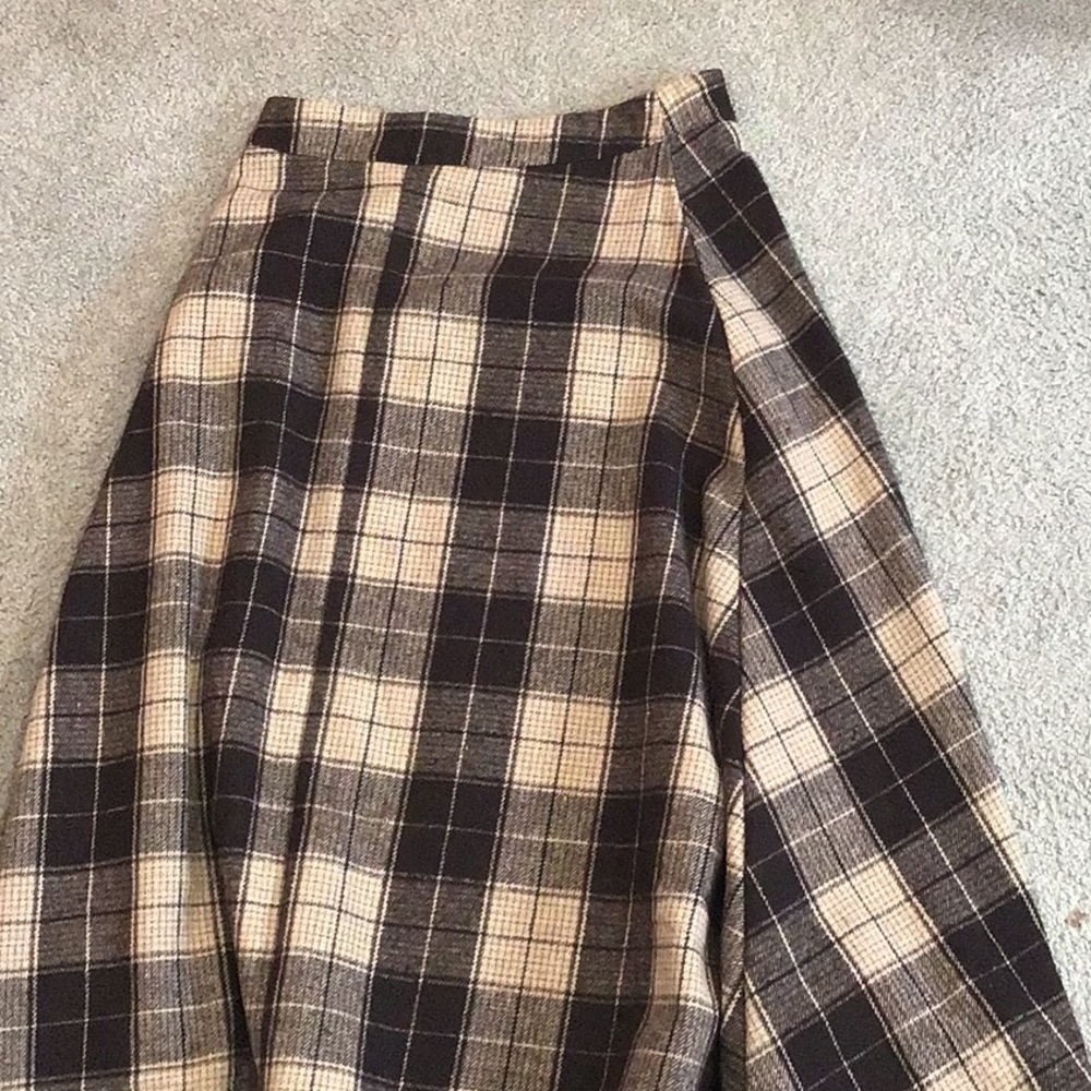 Plaid brown women’s skirt!
